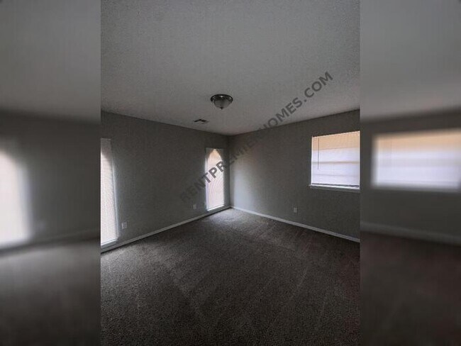 Building Photo - 2632 SW 90th Pl