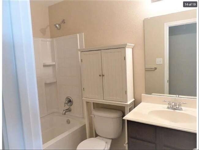 Building Photo - 5405 Crimson Oaks Dr