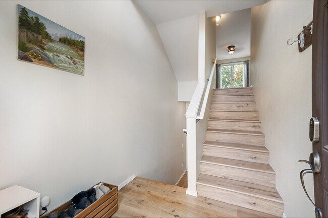 Building Photo - 13040 SW Caddy Pl