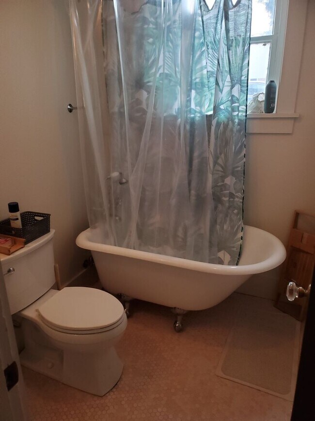 Building Photo - Laurel220 (KC-JF)