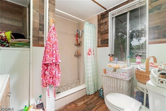 Building Photo - 102 3rd St