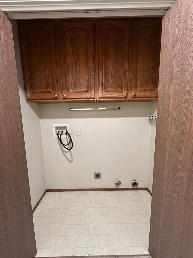 Building Photo - 450 B St