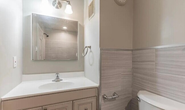 Building Photo - 501 Philmar Ct