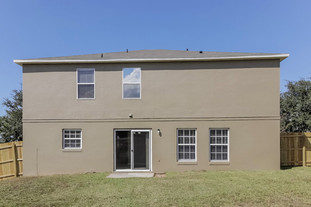 Building Photo - 1915 Crestridge Dr