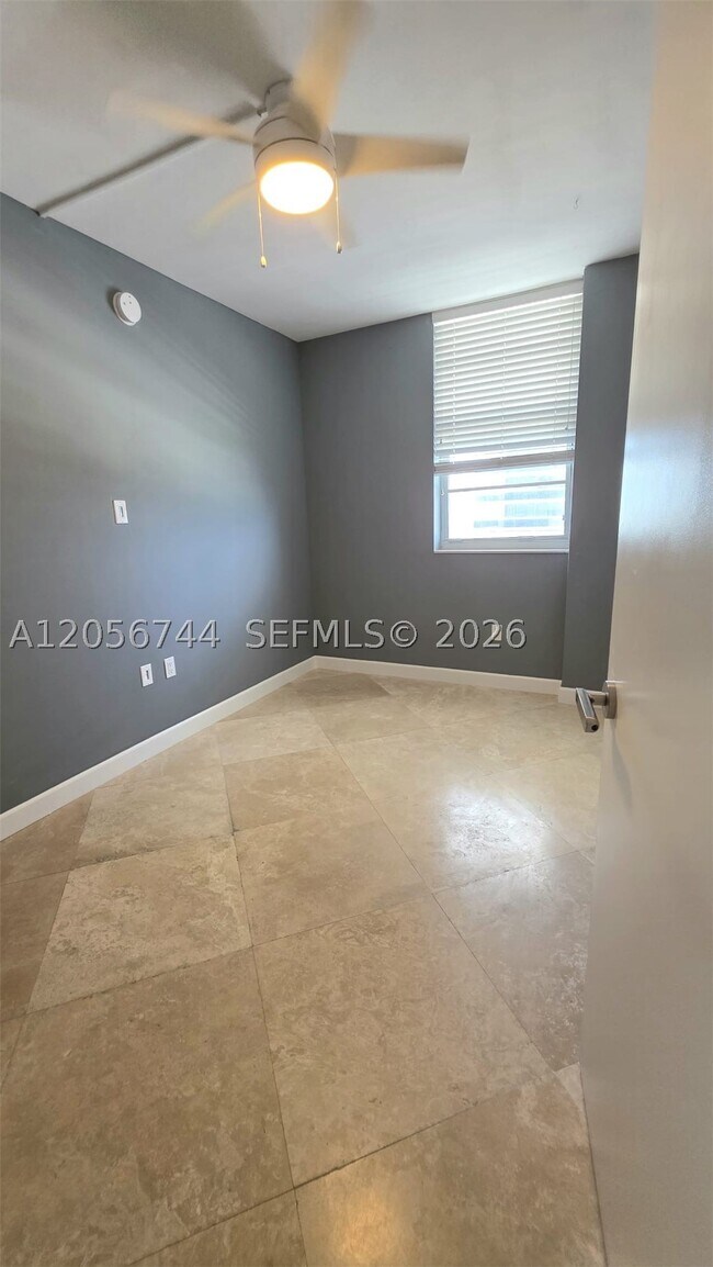 Building Photo - 5825 Collins Ave