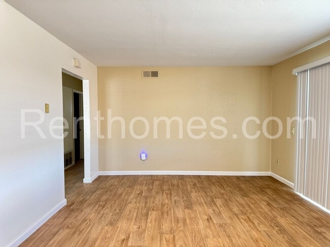 Building Photo - 10946 Decatur Rd