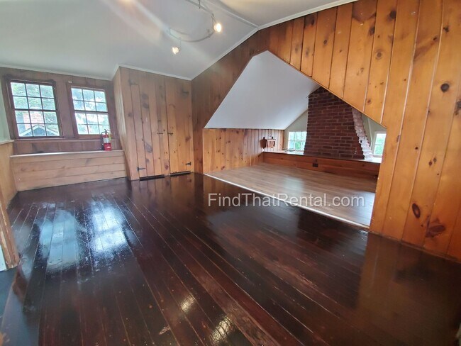 Building Photo - Spacious 1790s Gem in downtown Carlisle: Pet-Friendly, Fenced Yard, Laundry, Screened Porch, Near...