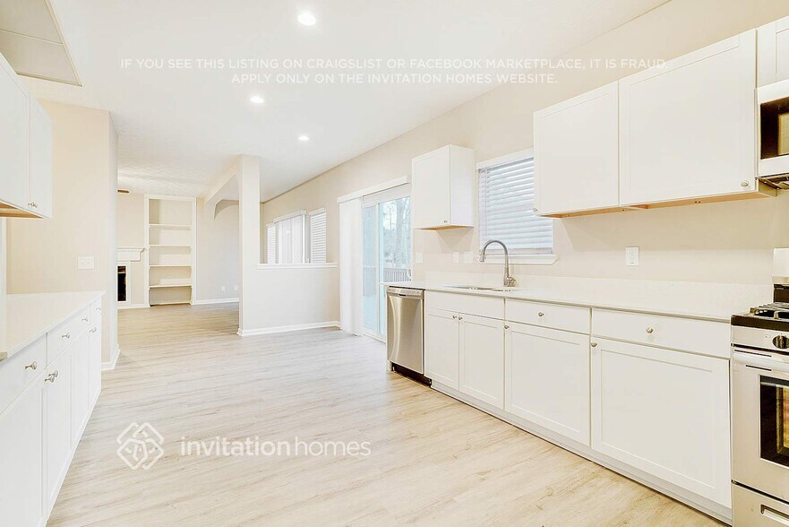 Building Photo - 482 Waterfront Dr