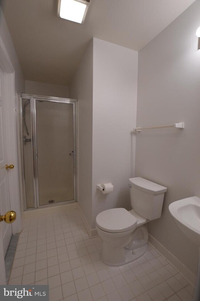 Building Photo - 102 Mercer Ct