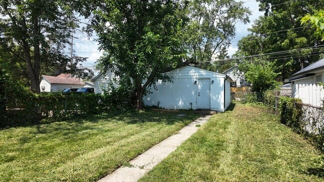 Building Photo - 1466 Manchester Ave