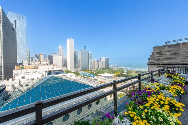 Building Photo - 310 S Michigan Ave