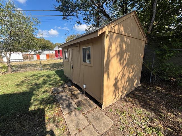 Building Photo - 7406 Llano Ave