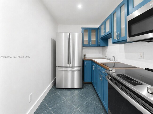 Building Photo - 8411 NW 8th St