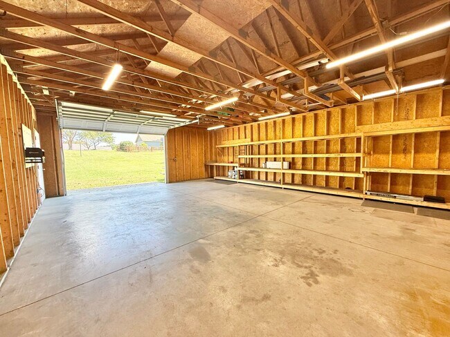 Building Photo - 821 Amburn Meadows Ln
