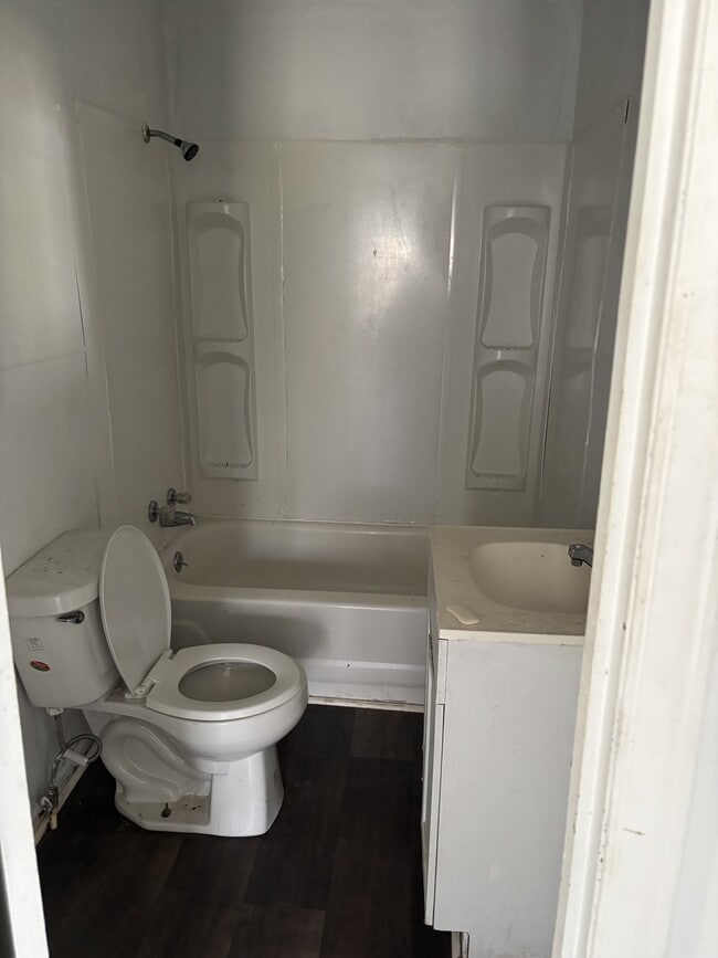 Building Photo - 1112 N 5th Ave