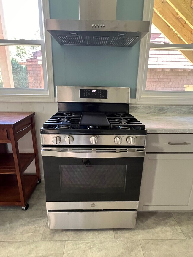 gas stove - 60 Ocean Ave