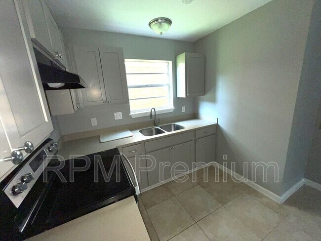 Building Photo - 5159 Baker Blvd