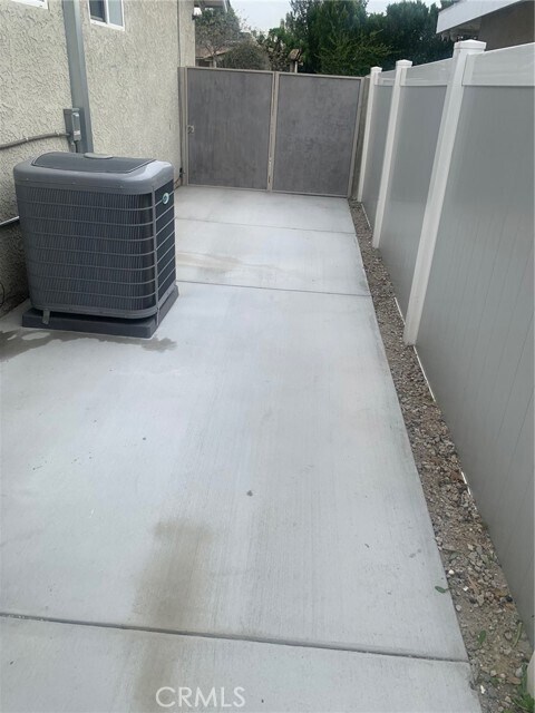 Building Photo - 11519 Balboa Blvd