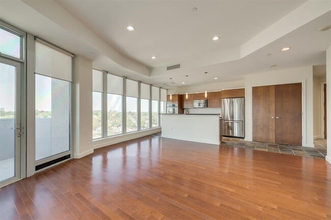 Building Photo - 5900 Mosteller Dr