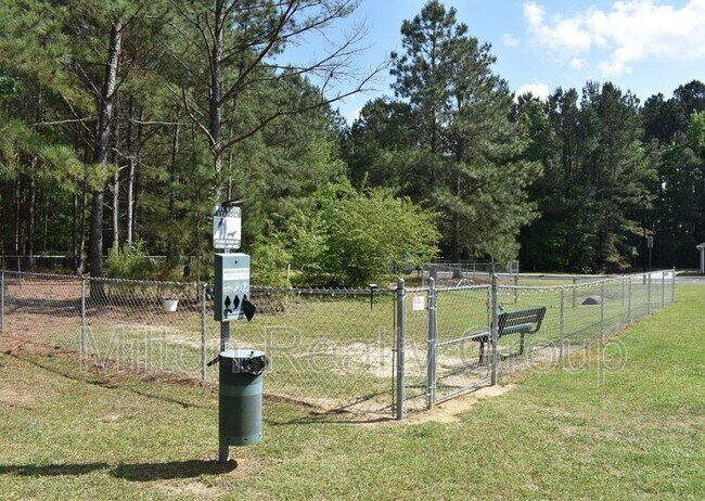 Building Photo - 74 Fantasy Ln