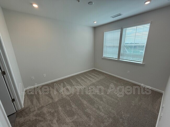 Building Photo - 4455 Reed Crk Dr