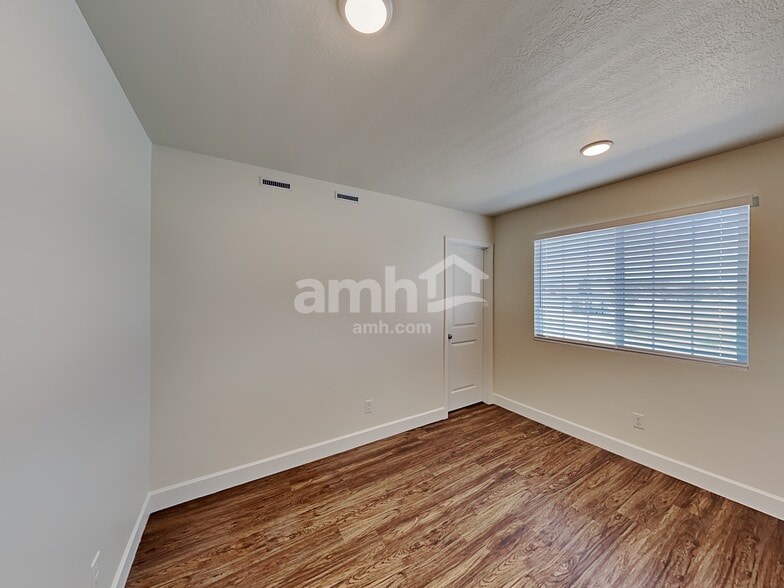 Building Photo - 3351 S 2580 W