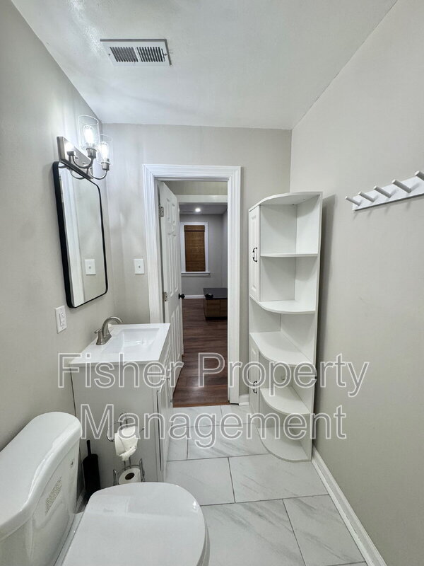 Building Photo - 518 Northside Ave