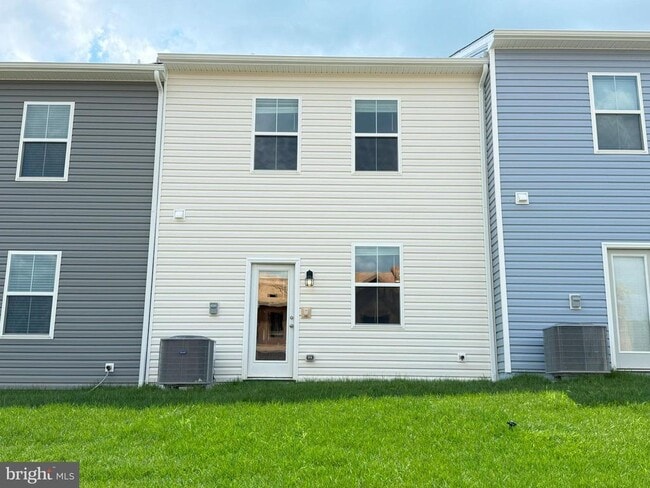 Building Photo - 116 Nootka Wy