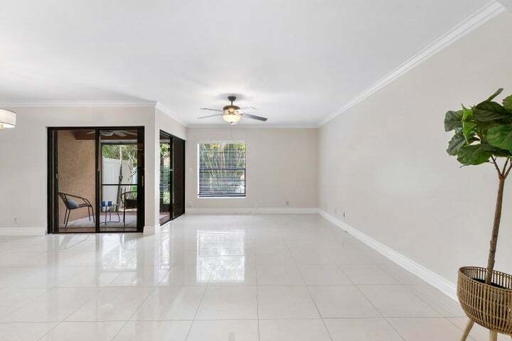 Building Photo - 2047 NW 45th Ave