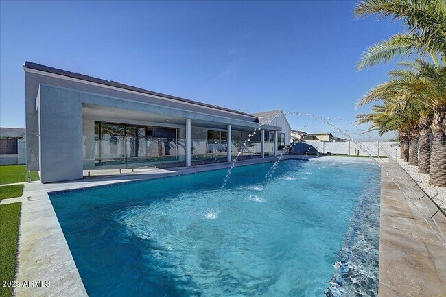 Building Photo - 9407 S 13th Way