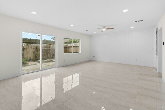 Building Photo - 14366 Misty Meadow Ln