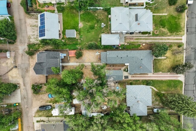 Building Photo - 515 W San Miguel St