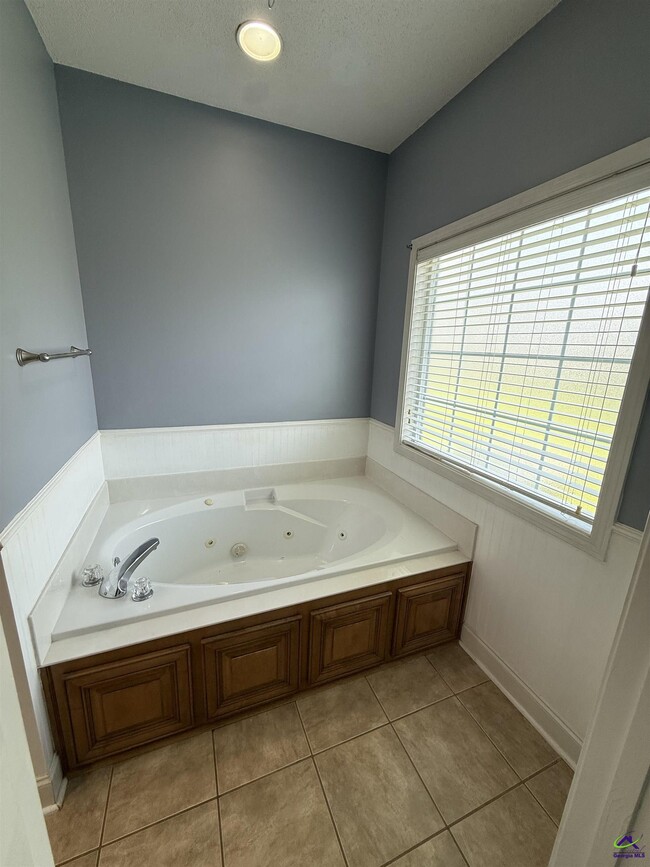 Building Photo - 106 Haven Crest