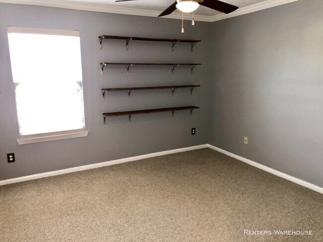 Building Photo - Stunning 3/2.5 townhome in Dominion Estates