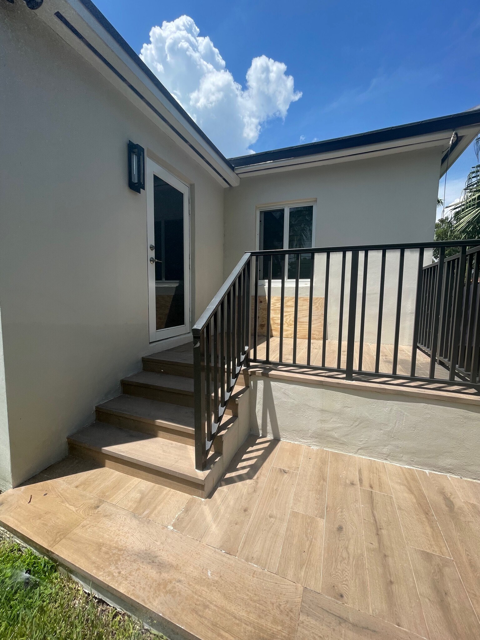 Building Photo - 2510 SW 27th St