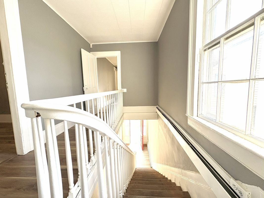 Building Photo - 709 Church St