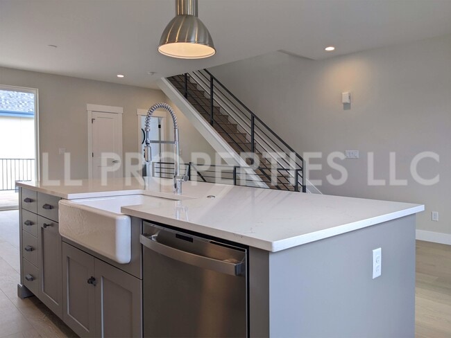 Building Photo - 8048 W 52nd Ln