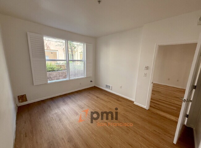 Building Photo - Cozy 1BR Condo with Patio & Parking — Peac...