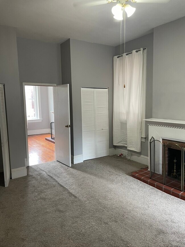 Bedroom - 2515 W Grace St