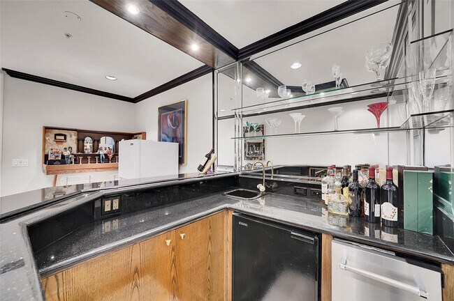 Building Photo - 6001 N Ocean Dr