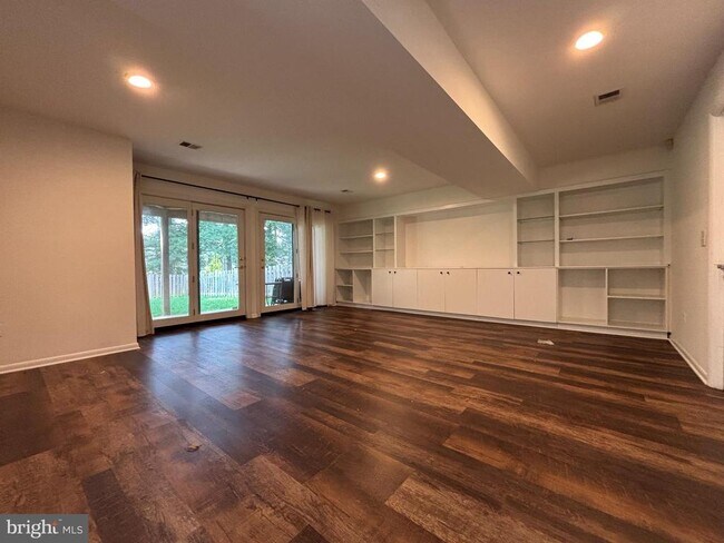 Building Photo - 412 Five Farms Ln