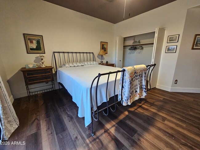 Building Photo - 6540 E Maria Dr