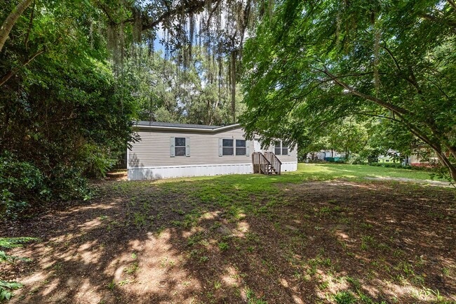 Building Photo - Spacious 3BR/2BA Home  Available Now!