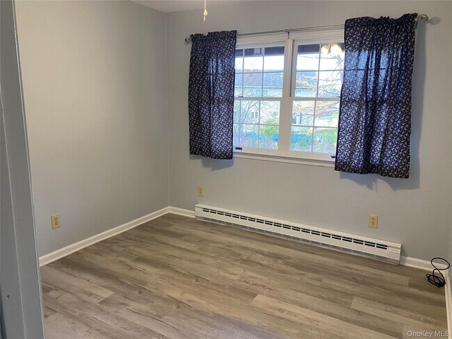 Building Photo - 1378 NY-94