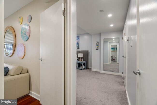 Building Photo - 219 S 18th St