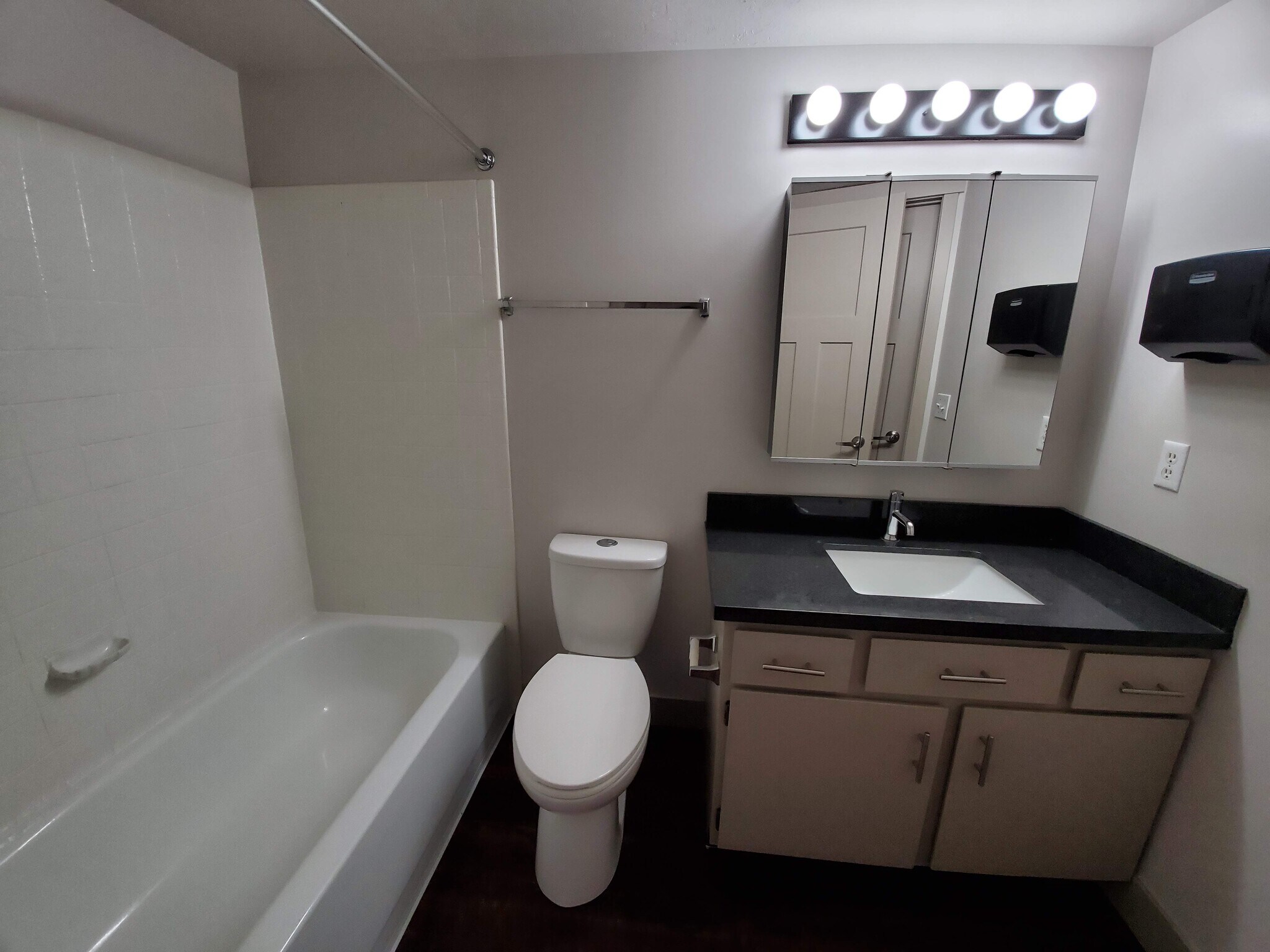 Upstairs Bathroom Connects to Master Bedroom and Hallway - 1432 W Telegraph Hill Dr