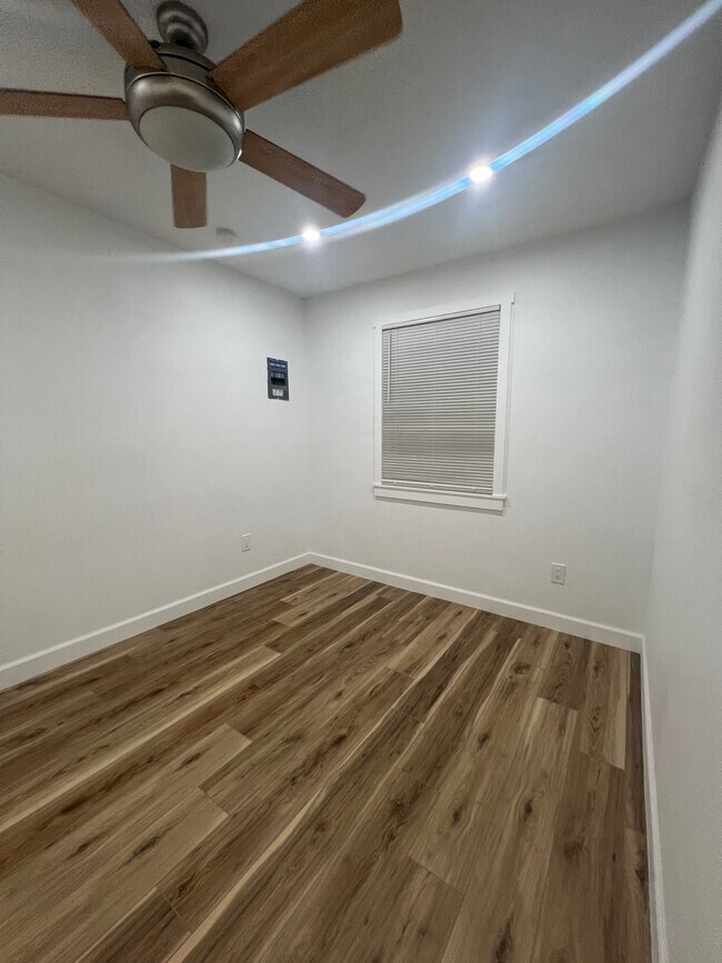 Building Photo - 2408 S 76th St
