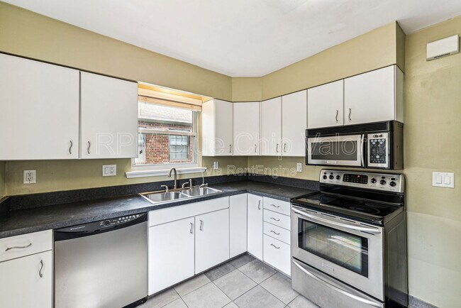 Building Photo - 3331 Ameliamont Ave