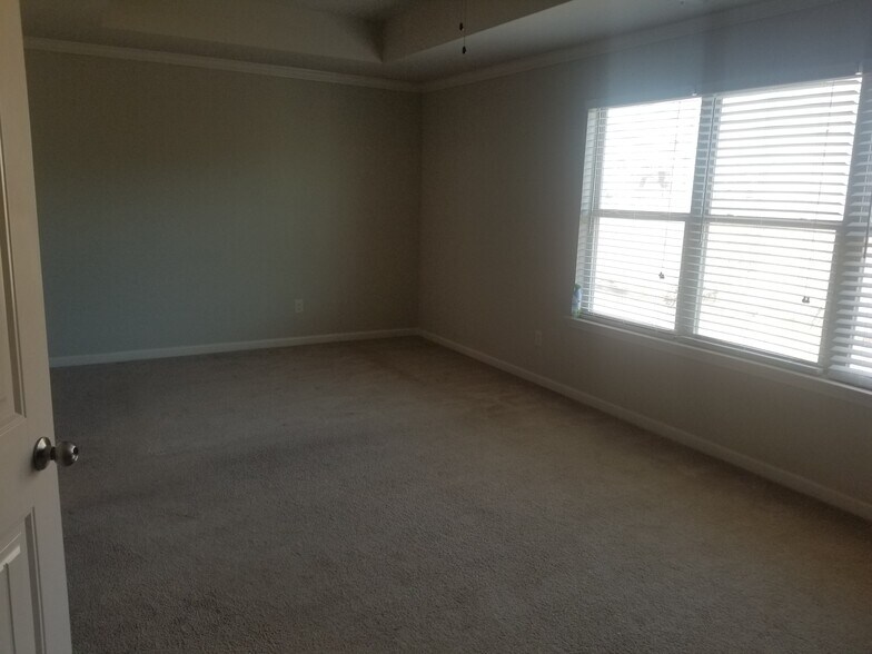 Master bedroom left 2 - 346 Turtle Creek Dr