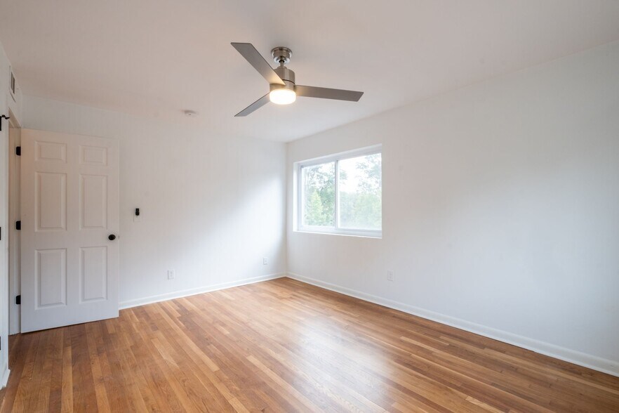 Building Photo - 1437 Lucile Ave SW